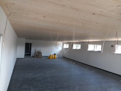 Auch hier, gradeaus Dusche und WC, Links zum Gang